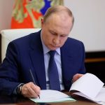 Еще один официальный праздник для военных утвердил Путин