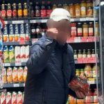 Жительницы Светлого жалуются на преследующего их и детей пожилого мужчину